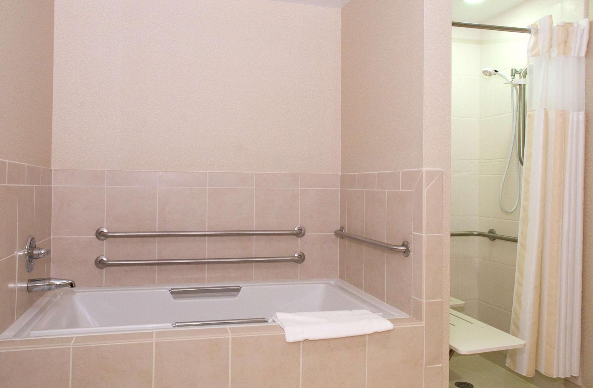Hilton Garden Inn Mount Holly/Westampton מראה חיצוני תמונה